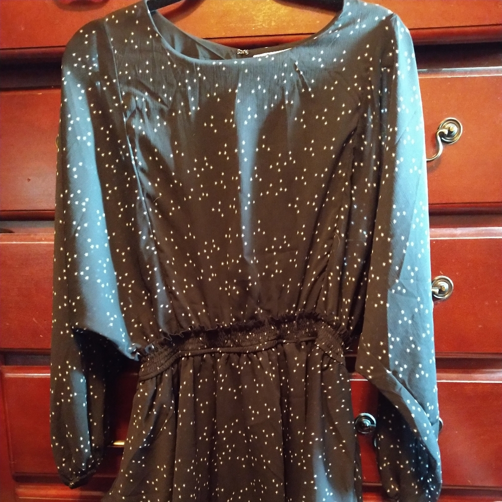 Black star tiered long sleeve mini dress